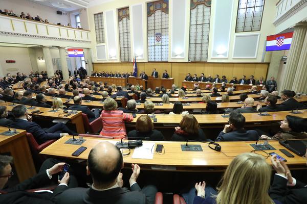 MOLIMO SE ZA GENERALA, ON JE BRANIO DOMOVINU: Hrvatski poslanici reagovali na vest da je ratni zločinac popio otrov na izricanju presude