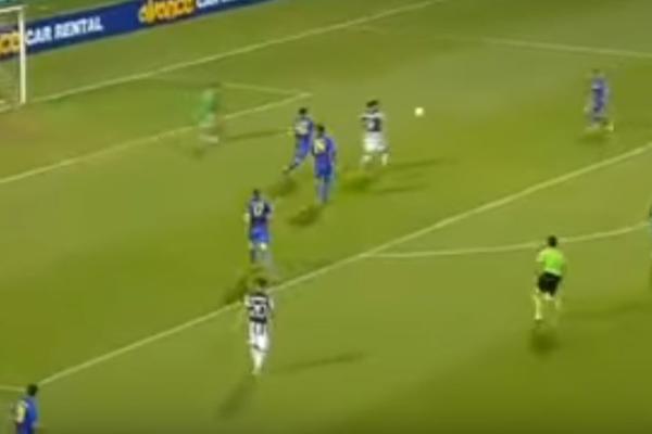 PRIJOVIĆ JE OPET BIO ANESTEZIOLOG: Kao Ronaldinjo je magičnom fintom paralisao odbranu, pa izvršio laganu egzekuciju! (VIDEO)