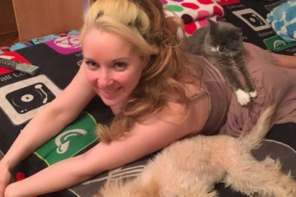 ZOOLOŠKI VRT NA DVA SPRATA: Bila je beskućnik, muževi joj otimali decu, a evo gde sada živi Maja Nikolić (FOTO)