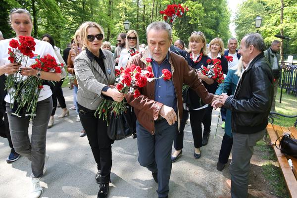 BANDIĆ MORA NA HITNU OPERACIJU: Gradonačelnik Zagreba digao lonac sa pasuljem i dobio kilu! (FOTO)