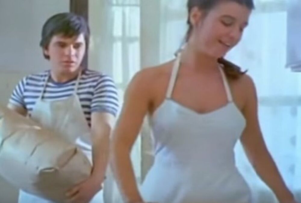 Slavu joj je donela epizodna uloga izazovne pekarke Jagodinke Simonović u filmu 'Varljivo leto '68'