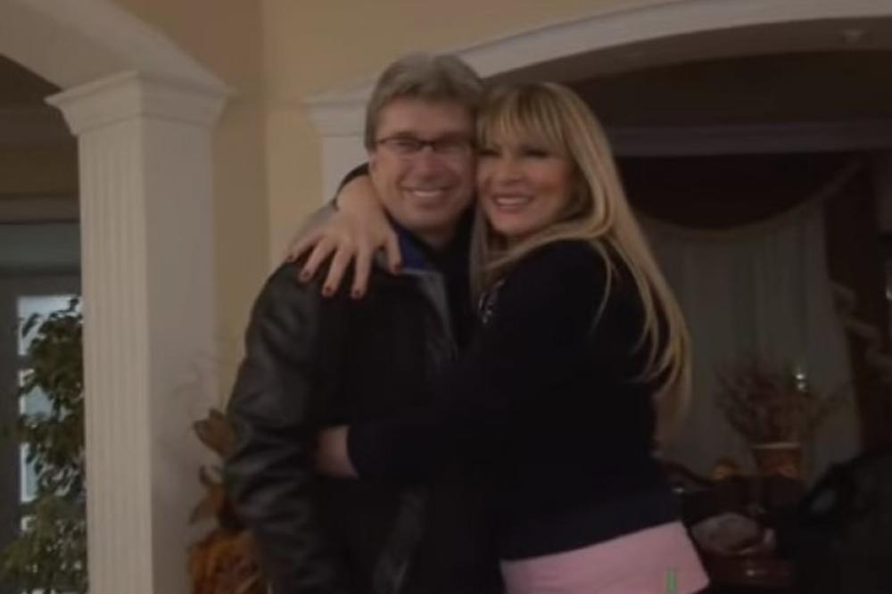 E OVO SE ZOVE LUKSUZ ILI MOŽDA KIČ? Zavirite u vilu Saše Popovića i Suzane Jovanović! RASKOŠ! (FOTO)