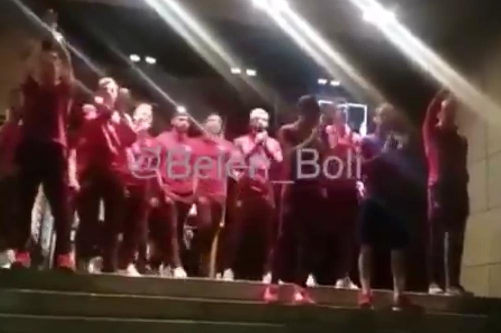 NIŠTA OSIM TEBE! Navijači Atletika svojim ljubimcima priredili scenu koju nikad neće zaboraviti! (VIDEO)