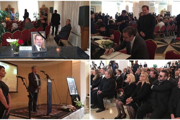 TUGA U VILI KARIĆA: Bogoljub ne krije bol! Pročitajte šta je Vučić napisao za Sretena! (FOTO)