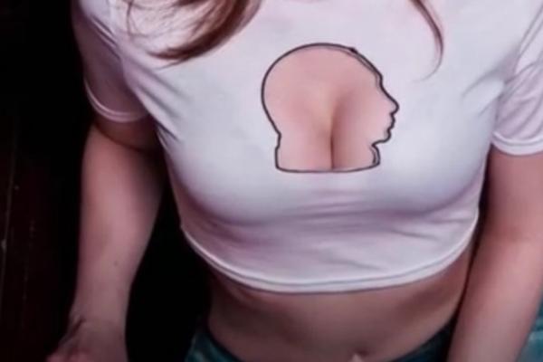 GRUDI U OBLIKU PUTINA: Pogledajte šta su smislile vrele Ruskinje koje obožavaju PREDSEDNIKA! (VIDEO)