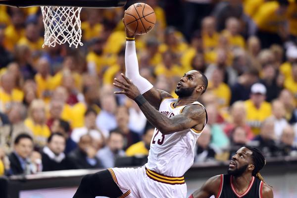 NBA ZEMLJOTRES! Lebron Džejms postaje Teodosićev sugrađanin?! (FOTO)