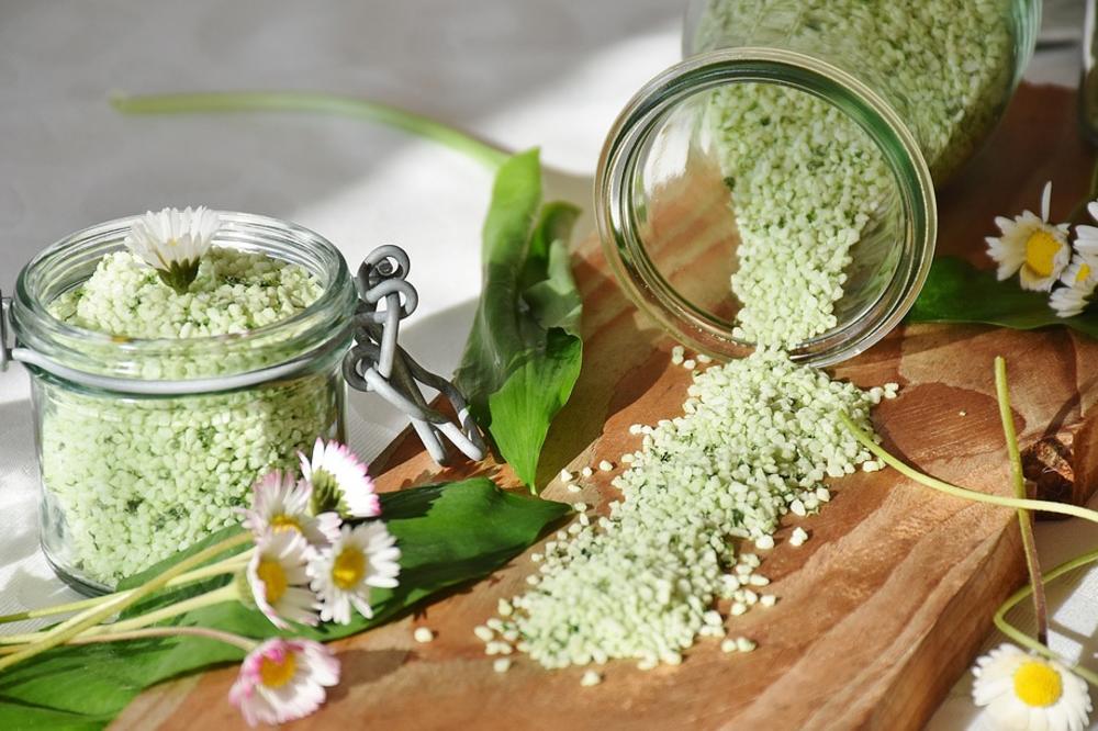 Samo 3 sastojka vas mogu rešiti i najjače glavobolje! A sve ih već imate u kući! (FOTO) (GIF)