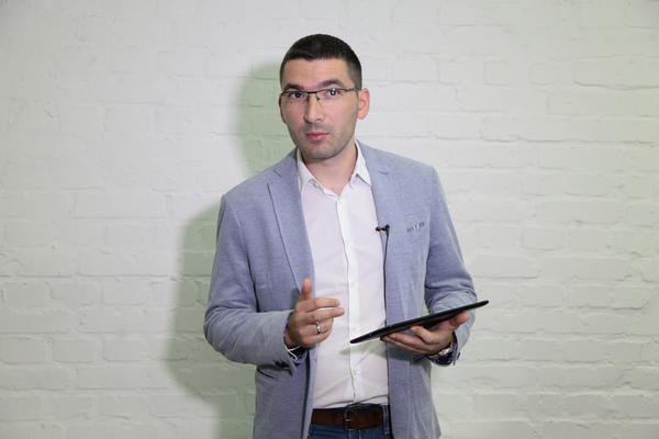 ESPRESO TVITER: Pitali su Parovića da li je poslao SMS zahvalnosti svim svojim glasačima? ODGOVOR je HIT! (VIDEO)