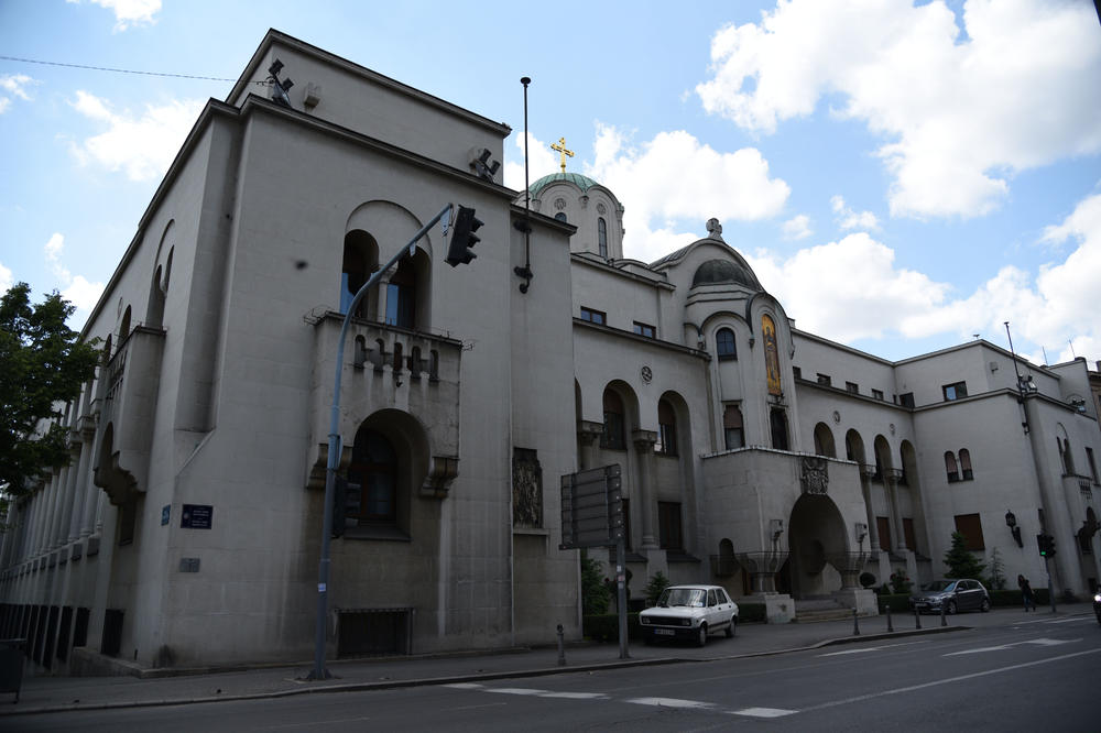 SMENE NA BOGOSLOVSKOM FAKULTETU OBRAČUN SA NEISTOMIŠLJENICIMA?! SPC pročišćava REDOVE ili jača NASTAVNI kadar?