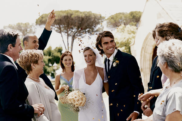 U KOVERTU SAM KUMI NA SVADBI STAVILA 20 EVRA: Mlada je otvorila pred svima, htela sam da propadnem u zemlju, a onda ŠOK!