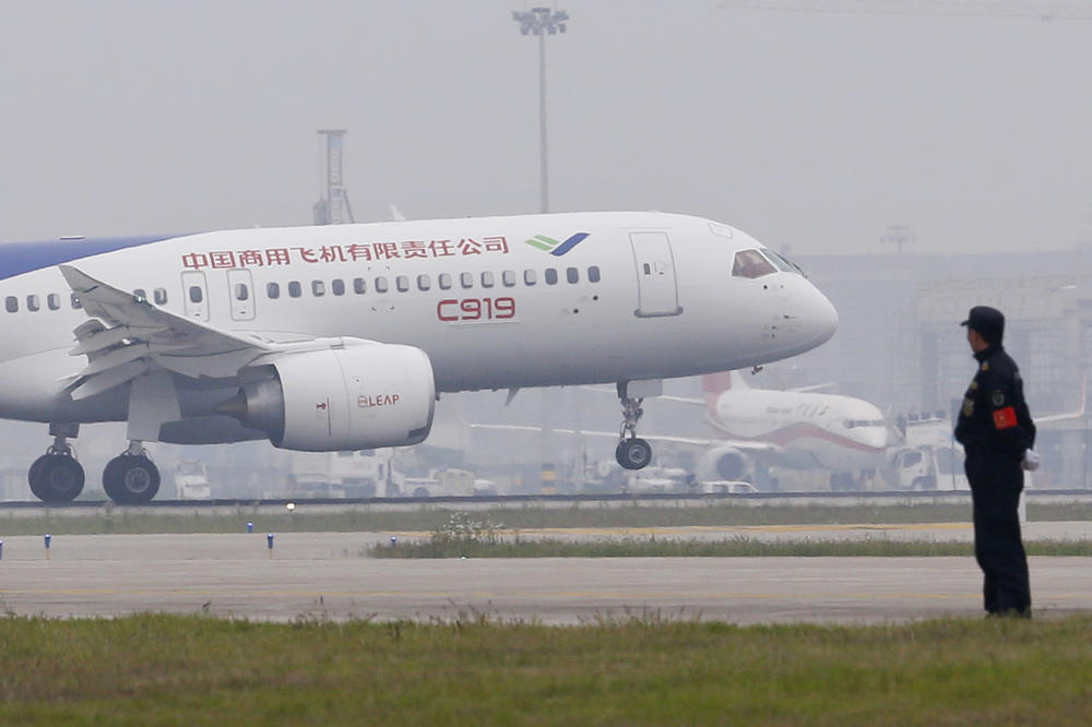 Ostvarili su san: Najveći kineski putnički avion prvi put se vinuo u nebo! (FOTO)