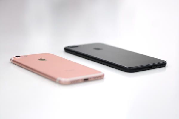 Ne propustite istorijski trenutak: Apple akcije na ivici rekordnog skoka zbog novog iPhone-a!