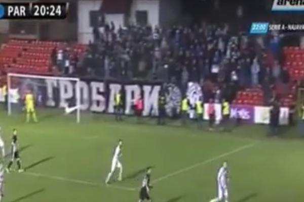 KRATAK PREKID: Crno-beli uljez uleteo na teren u Ivanjici! (VIDEO)