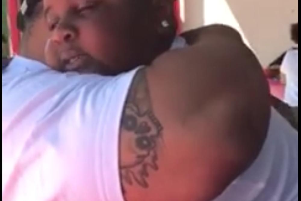 ŽELEO JE SAMO JEDNO: Dečak je pročitao pismo na rođendanu pred svima, njegov očuh je zaplakao istog trenutka! (VIDEO)