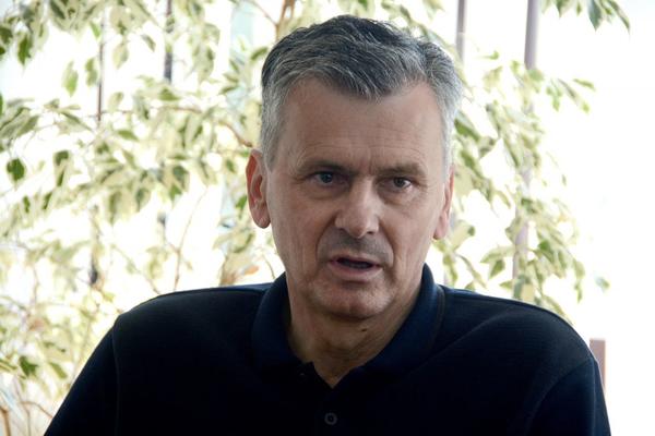 REŽIM SE "BUSA U EVROPSKA PRSA" A URUŠAVA DEMOKRATSKE VREDNOSTI!  Stamatović stao u odbranu napadnutih novinara!