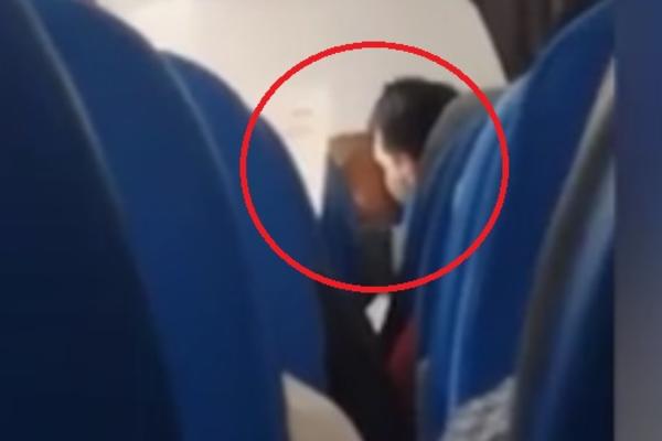 TAJNO SNIMLJENI! Nisu mogli da izdrže: Vreli poljupci Nataše Bekvalac i Luke Lazukića u avionu! (VIDEO)