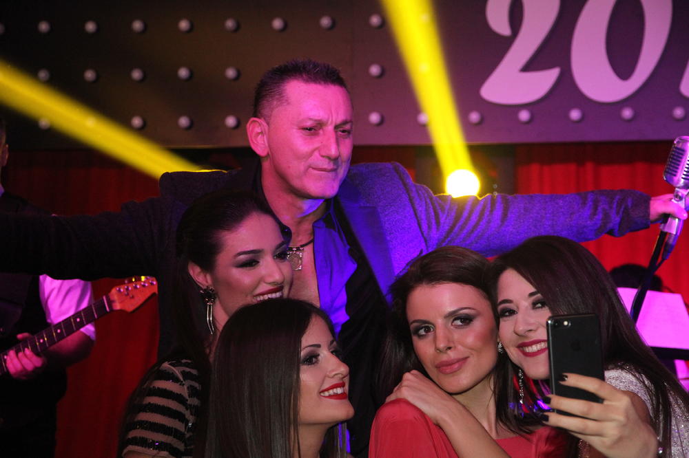 KOVRDŽE, KOŽNJAK I ZLATNI LANAC: Ovako je pre mnogo godina izgledao Šako Polumenta i tada se zvao Sakib! (FOTO)