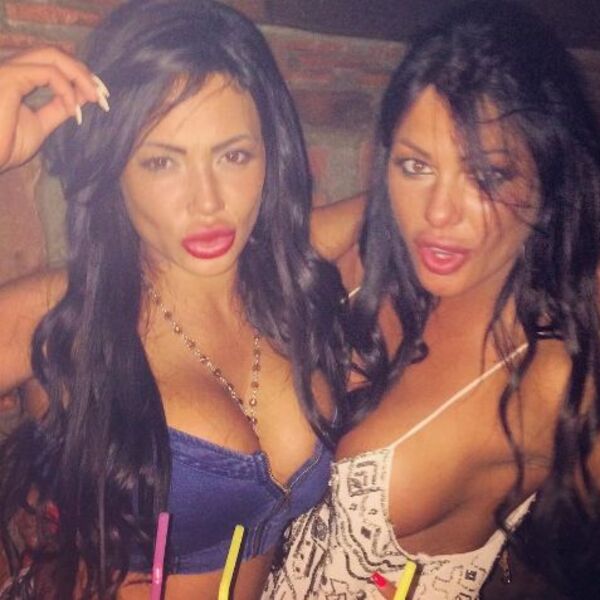 Kao jaje jajetu! Sestre Đurić vole da provociraju, svuda idu bez brushaltera, a jedna stvar posebno šokira narod