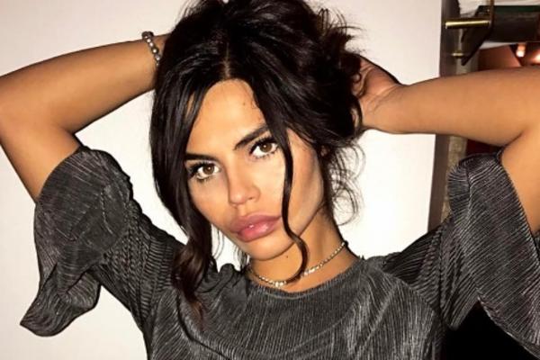 Bivša Stojketova IZAZOVNIJA NEGO IKAD! Vežba, radi na sebi, ZAVODI. Muškarci, kad je budete videli, zanemećete! (VIDEO)