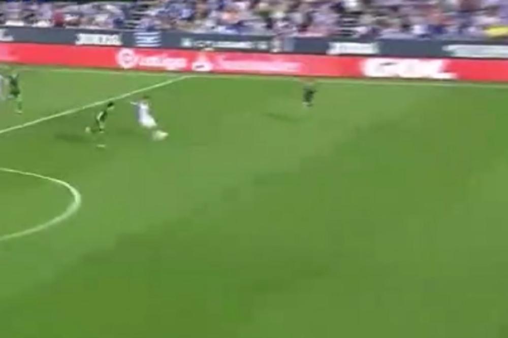 Mirno li spavaš, Dejvide Bekame? Brazilac golom sa pola terena ostavio Leganes u Primeri! (VIDEO)