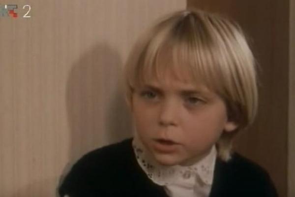 SMOGOVCE JE VOLELA CELA JUGOSLAVIJA: Evo gde je sada mala Marina iz hit serije! (VIDEO)