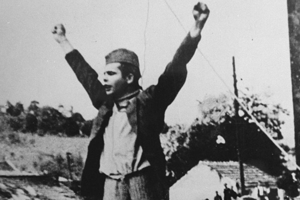 ON JE PRVI IZGOVORIO SMRT FAŠIZMU, SLOBODA NARODU: Ova fotografija u prirodnoj veličini nalazi se u zgradi Ujedinjenih nacija! (FOTO)