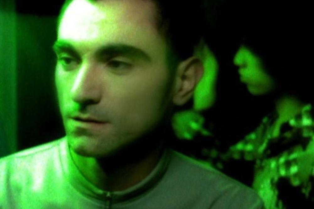 UMRO ČOVEK KOJI JE NAPRAVIO NAJVEĆI HIT 90-IH: Svi smo đuskali uz ovu njegovu pesmu! (VIDEO)