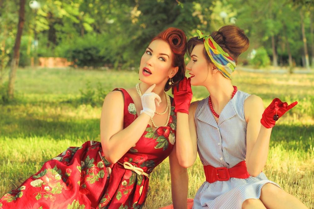 Tračarenje pruža isto uživanje kao i seks! (FOTO) (GIF)