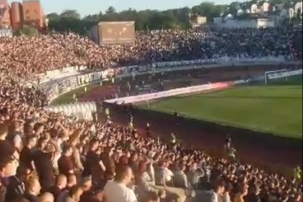 KAO U MILIĆEVOJ PESMI... Grobarima nisu bile potrebne reči da bi isprozivali navijače Vojvodine! (VIDEO)