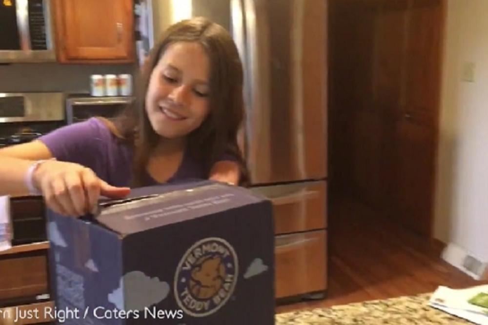 DEVOJČICA SA JEDNOM RUKOM DOBILA NA POKLON MECU SA JEDNOM RUKOM: Njena reakcija će vas oduševiti! (VIDEO)