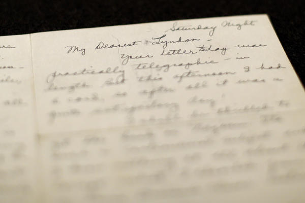 LJUBAV POBEĐUJE SVE: Napisala mu je pismo pre 72 godine, a onda je umrla: Ratni veteran je imao prilike da ga pročita tek sada!