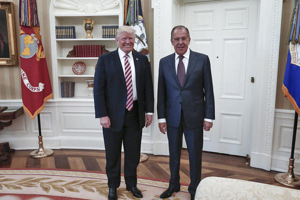 AMERIKA I SVET U ŠOKU: Tramp odao STROGE VOJNE TAJNE Sergeju Lavrovu! Ovo se nikad u istoriji nije dogodilo!