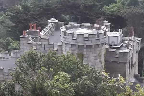 PISALA JE NAJVEĆE HITOVE NA SVETU, a u poslednjih 10 godina NIJE IZAŠLA IZ DVORCA U KOJEM ŽIVI! (VIDEO)