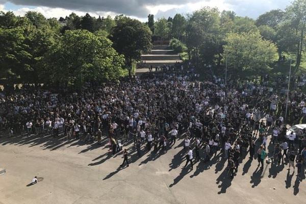 Stadion prazan, a Humska gori! Topčiderom grmi omiljena crno-bela pesma, a tu su i NEOČEKIVANI GOSTI! (VIDEO)