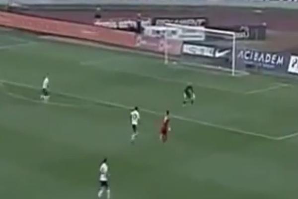 Kontranapad direktno iz knjige: Voždovac poveo u Humskoj golom kojim bi se i Toti ponosio! (VIDEO)