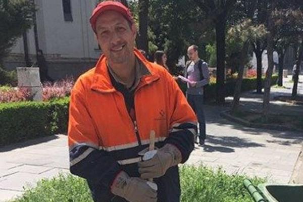 ARSA DOBIO UNAPREĐENJE: Diplomirani EKONOMISTA, radnik GRADSKE ČISTOĆE, uskoro će biti POSLOVOĐA!
