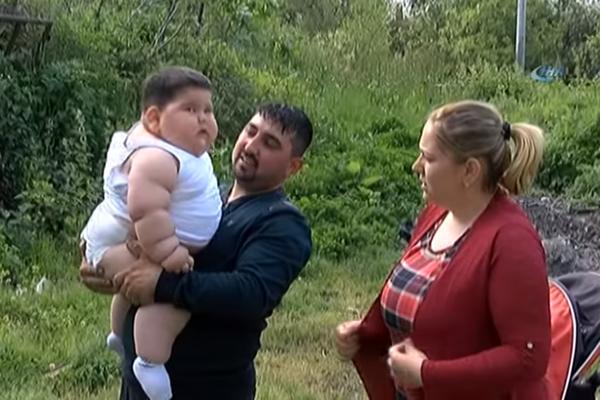 Beba ima samo 18 meseci i teška je 32 kilograma! A razlog je jednostavan! (FOTO) (VIDEO)