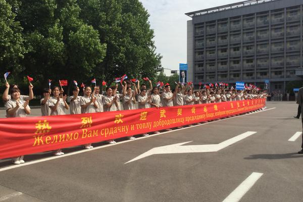 VUČIĆ U KINI DOČEKAN KAO TITO: Impresivne slike iz Tangšana! (FOTO)