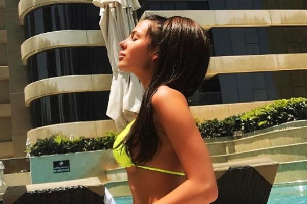 OVO JE JEDINA SPONTANA FOTKA ANASTASIJE RAŽNATOVIĆ: Bez šminke, bez sređene frizure u MINI bikiniju!