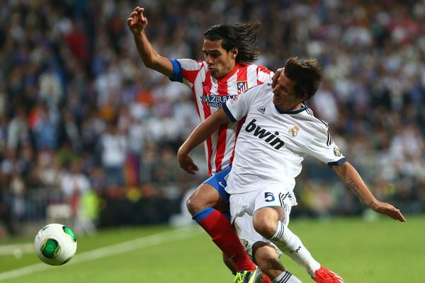 PRETI IM I ZATVOR: Još dve fudbalske zvezde na opruženičkoj klupi zbog utaje poreza!