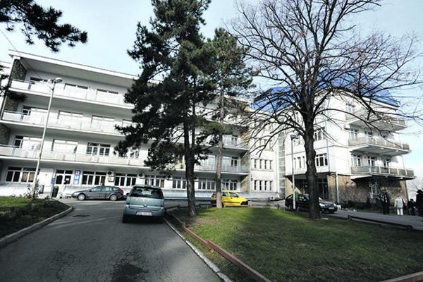 RADNICI ĆE TELIMA BRANITI BOLNICU: Zbog parčeta zemlje, PLENE SVU IMOVINU KBC DRAGIŠA MIŠOVIĆ? (FOTO)