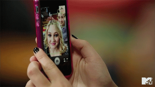 PROBLEM NARCISOIDNOSTI ILI ŠTA? Evo zašto lepi ljudi ne vole svoje slike