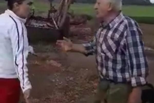 Devojke su došle da se raspitaju o kući koja se prodaje: Zatekle su pse koji žive u nehumanim uslovima (VIDEO)