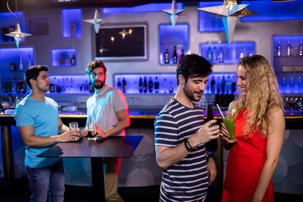 5 stvari koje muškarce čine ljubomornima (FOTO) (GIF)