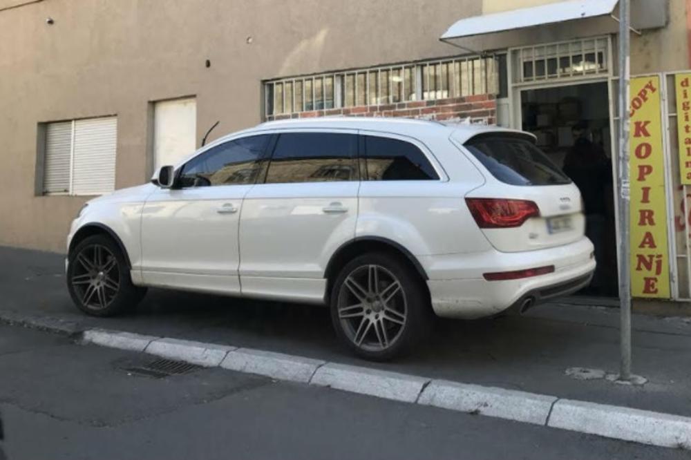 Ko ima audi Q7, taj može da se bahati po Srbiji: Ovaj čovek parkira gde hoće i niko mu ne može ništa (FOTO)