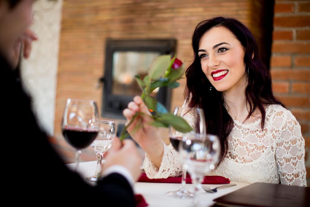 Najveća greška koju žene prave kad muškarac počne da ih ignoriše (FOTO) (GIF)