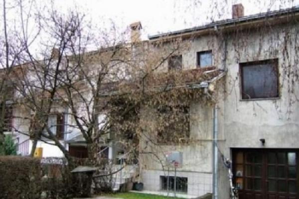 PRODAJEM UKLETU KUĆU, POP GRATIS: Pa ovo je najjači oglas koji ste ikada videli! A cena, sitnica! (FOTO)