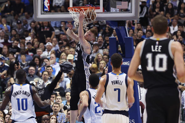 LETONAC TEŽAK 20 MILKI! San Antonio ispisao lep ček za Bertansa!