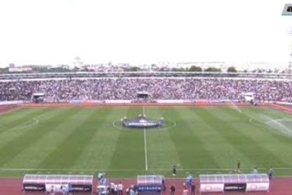 NJEGOVA POJAVA U HUMSKOJ IZAZVAĆE ZEMLJOTRES NA MARAKANI! Pogledajte ko je specijalni gost Partizana na utakmici protiv Mladosti! (FOTO)