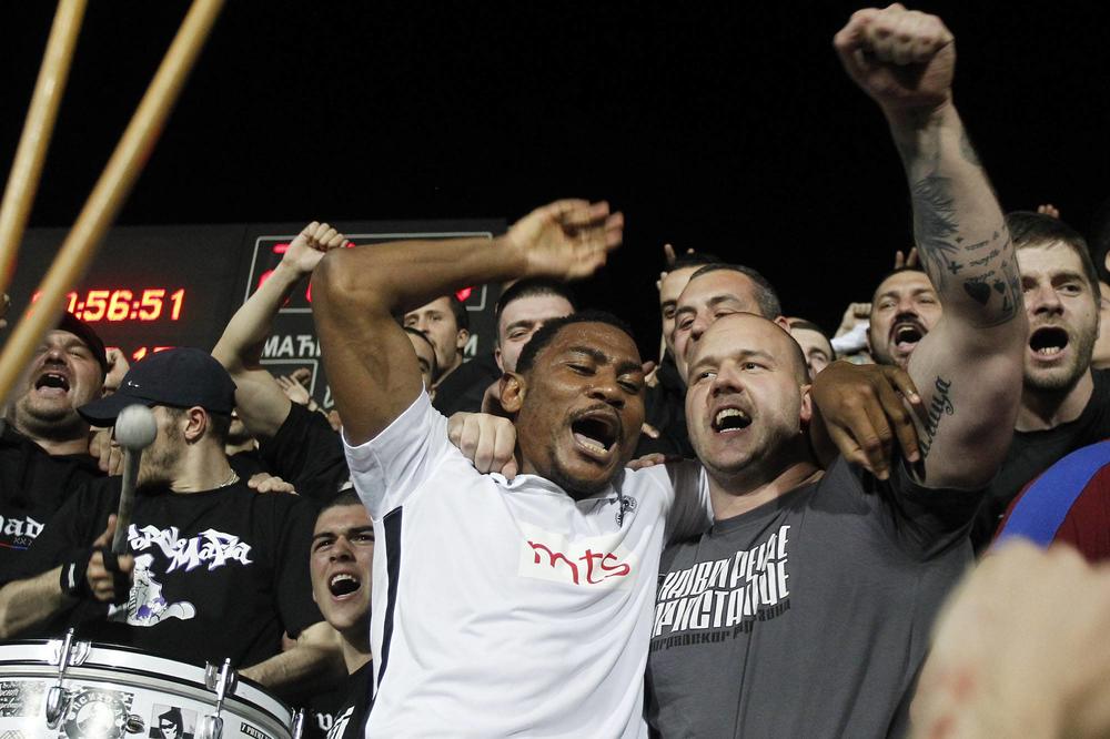 URNEBESNO! Leandre Tavamba ponovo pravio šou! I to na srpskom jeziku! (VIDEO)